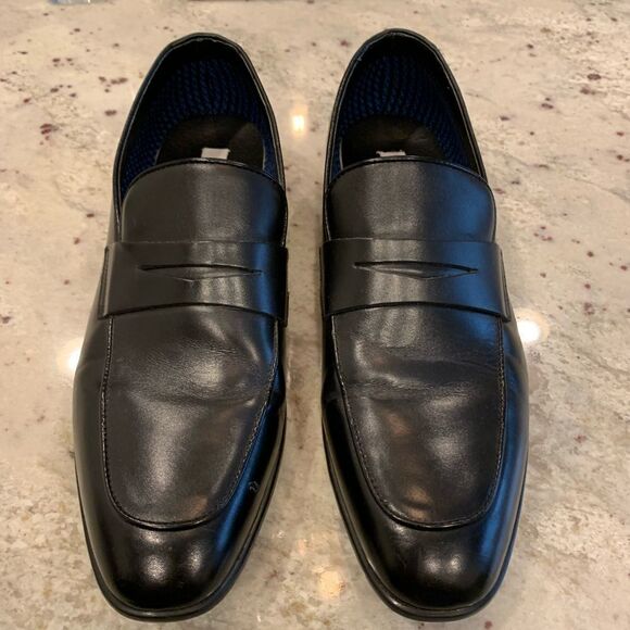Steve Madden Meadow Black Leather Loafer sz 11-1/2 EUC